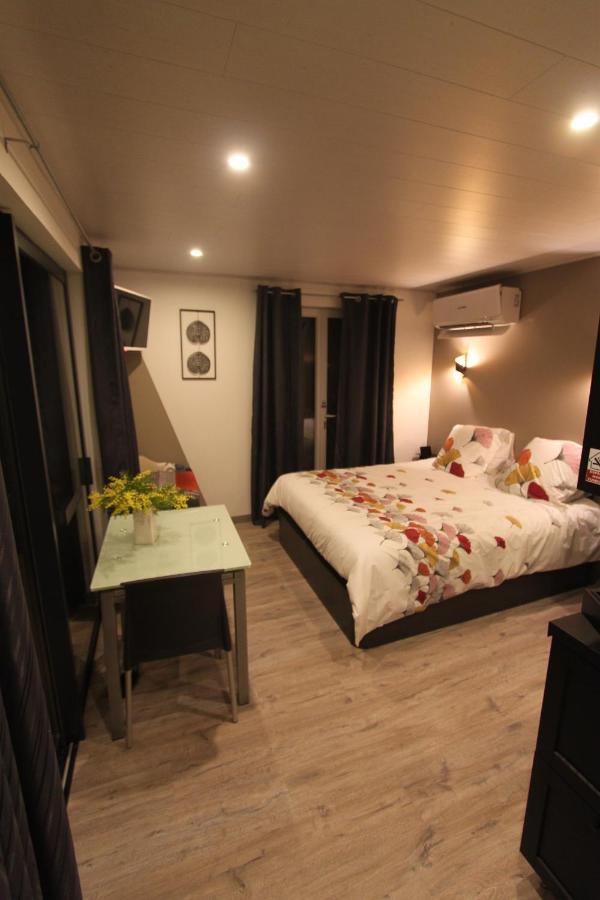 La Chambre Des Onglous Marseillan  Exterior photo